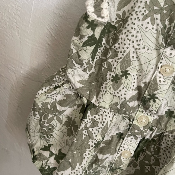 Kate Quinn Floral Button-Up Sleeveless Top - Picture 3 of 5